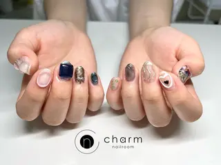 ネイル ネイルルーム チャームのネイルデザイン