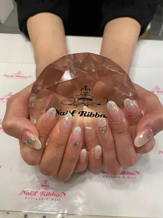 ネイル ネイルリボン 受付スタッフのネイルデザイン