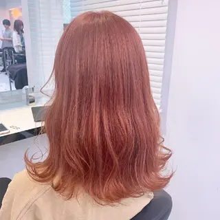 カラー セミロング 🤍💕ブリーチカラ ーAyaka💕🤍のヘアスタイル