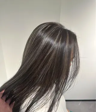 ロング カラー 金ウンス 髪質改善カラーのヘアスタイル
