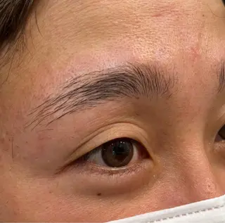 アイブロウ 吉野 瑳桜のヘアスタイル