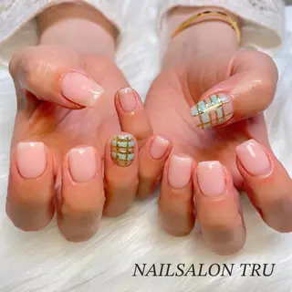 ネイル 𝐼𝑁𝑂𝑈𝐸 𝑀𝐼𝐴のネイルデザイン