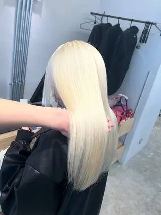 ロング カラー ブリーチ毛の縮毛矯正 ハイトーン/岡本智樹のヘアスタイル
