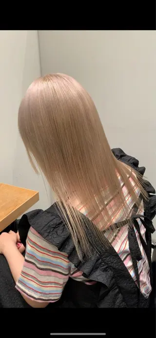 ミディアム カラー れい🫧 ハイトーン特化のヘアスタイル