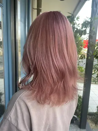 ミディアム 齋藤 樹里のヘアスタイル