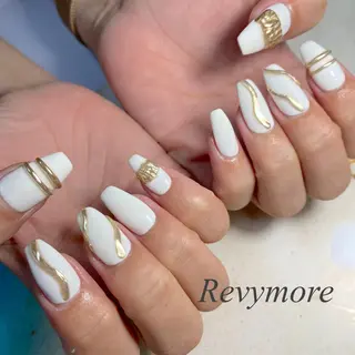 ミディアム ネイル nail salon Revymoreのネイルデザイン