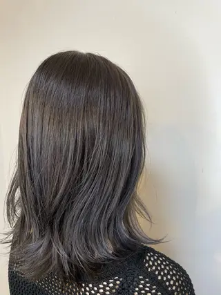 ミディアム サカシタ アヤカのヘアスタイル