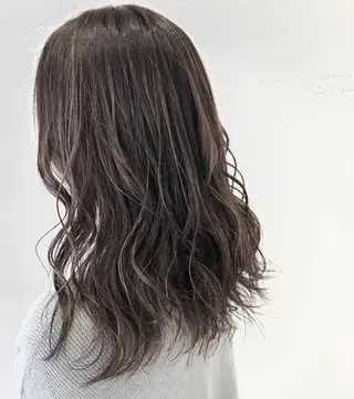 セミロング カラー 鍵谷 公宏のヘアスタイル