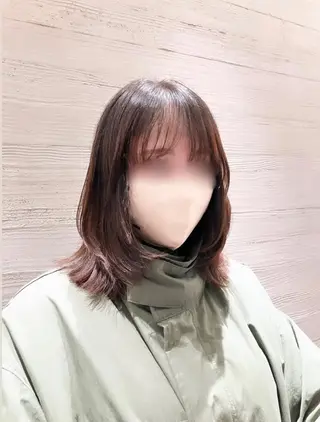 ミディアム サキ🤍ハイトーン 🩰くびれ巻きヘアのヘアスタイル