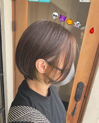 ショート カラー 井上 花音のヘアスタイル