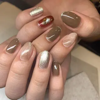 ネイル repos~ルポ~所属・里見 麗のネイルデザイン