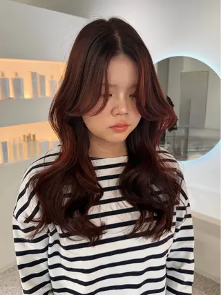 セミロング カラー cher. naoのヘアスタイル