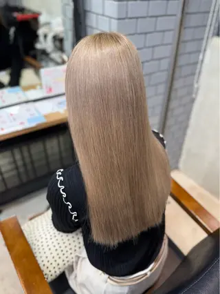 ロング カラー 小泉 志歩のヘアスタイル