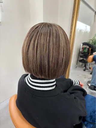 ショート カラー 髪の家 tikiのヘアスタイル