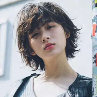 ミディアム カラー 山下 千明のヘアスタイル