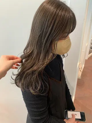 セミロング カラー 片岡 由依のヘアスタイル