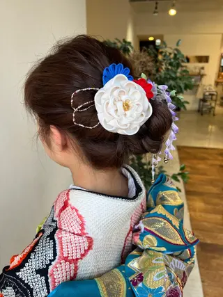 ヘアアレンジ bh.maara デザイン／ハイトーンのヘアスタイル