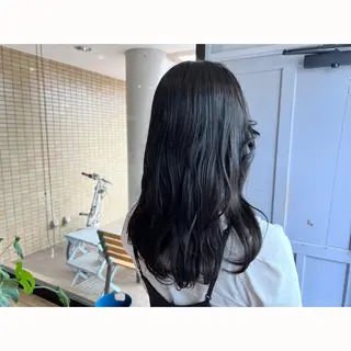 ロング カラー ツキダテ ユイのヘアスタイル