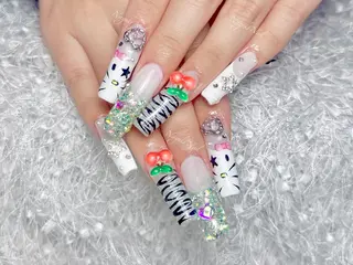 ネイル 🦋 Queenieのネイルデザイン