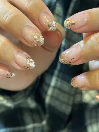 ネイル Atelier818所属・西銘 りほのネイルデザイン