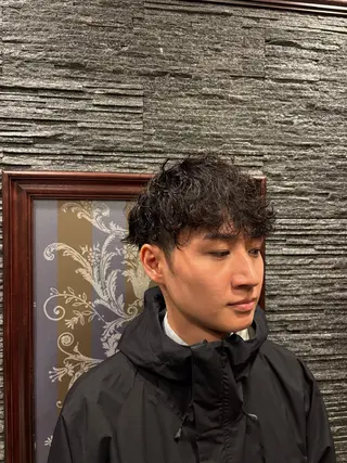 ミディアム パーマ メンズ ヒロ銀座恵比寿店所属・ほり たつみのヘアスタイル