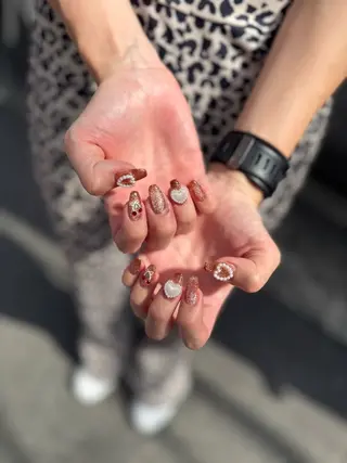 ネイル 𝘮𝘰𝘰𝘪. 𝘙𝘪𝘴𝘢𓋜のネイルデザイン
