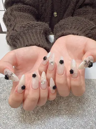 ネイル Guarendo錦糸町店所属・ガレンドウ 白澤 愛子のネイルデザイン