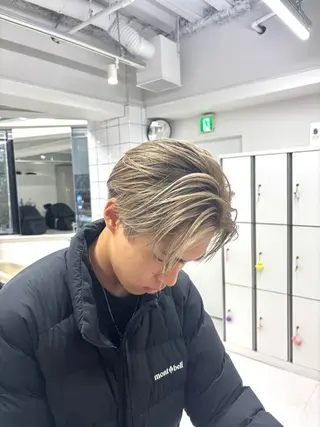 ミディアム カラー メンズ パーマ&ブリーチ /飯牟田/GEAR.のヘアスタイル