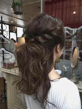 ミディアム カラー ヘアアレンジ マエダ　カズエ🫶 coronahairのヘアスタイル
