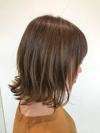 ショート カラー 清藤綾/脱白髪染め 白髪ぼかしハイライトのヘアスタイル
