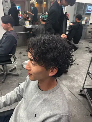 パーマ メンズ メンズ特化✨️ 韓国風パーマ🔥一八のヘアスタイル