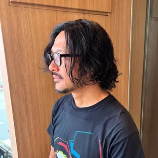 ミディアム パーマ メンズ デザインカラー/ オダセイナのヘアスタイル