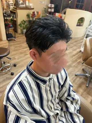 ショート メンズ 鈴木 未歩のヘアスタイル