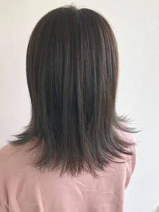 ミディアム カラー 松浦 圭希のヘアスタイル