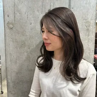 ロング カラー さとう あやかのヘアスタイル