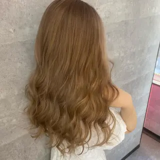 ロング カラー シールエクステ特化 ハイトーン、NANAのヘアスタイル