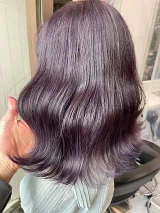 カラー ハイトーン×レイヤー カットTAKUMIのヘアスタイル