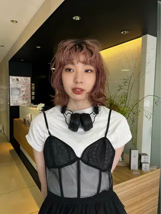 ショート カラー レイヤーカット/ブラ ウンカラー/河野凜のヘアスタイル