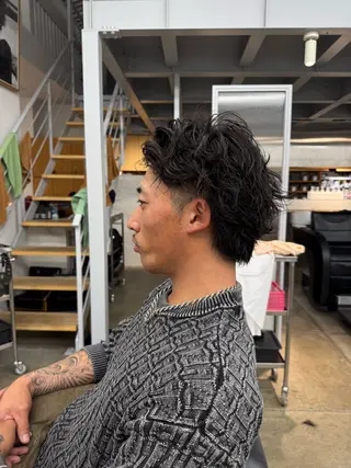 パーマ メンズ 竹山 功起のヘアスタイル