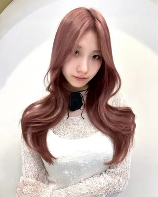 ロング ﾐﾚｲ/ﾐﾙｸﾃｨｰ ｶﾗｰ/梅田美容室のヘアスタイル