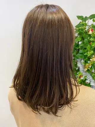 カラー & kuのヘアスタイル