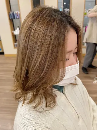 ミディアム カラー 小島 七海のヘアスタイル