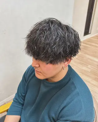 パーマ メンズ TELA HAIR 副代表RIKUのヘアスタイル