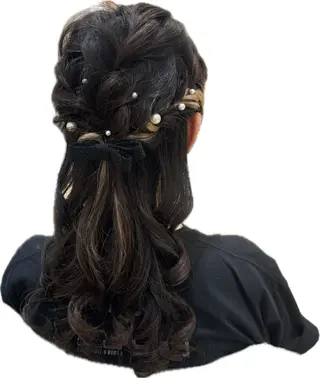 ロング カラー ヘアアレンジ ミドウチ アヤカのヘアスタイル