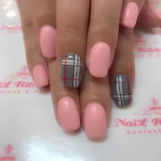 ネイル ネイルリボン 受付スタッフのネイルデザイン
