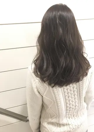 ロング カラー 鍵山 千秋のヘアスタイル