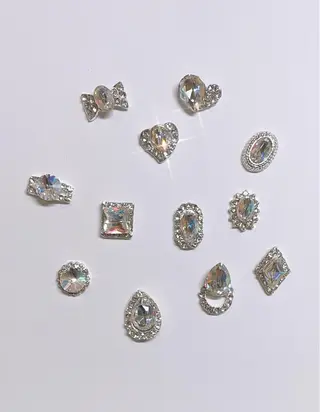 ネイル VIERU 🌈🎀💖のネイルデザイン