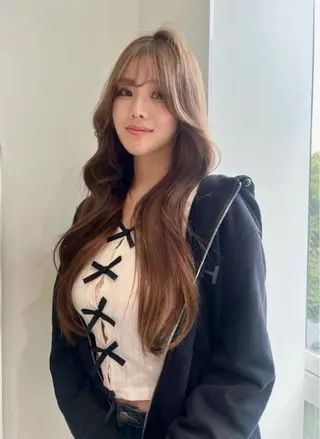 ロング カラー Risa/盛れる レイヤー/艶カラーのヘアスタイル