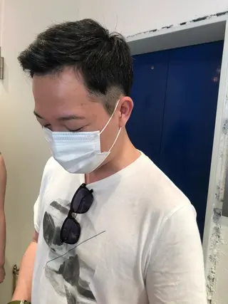 メンズ MIOベージュカラー 柔らかいカラーのヘアスタイル