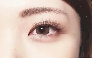 マツエク・マツパ rinata 渋谷店所属・吉田 菜々のマツエク・マツパデザイン